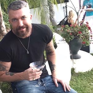 Meet your Posher, Dominic